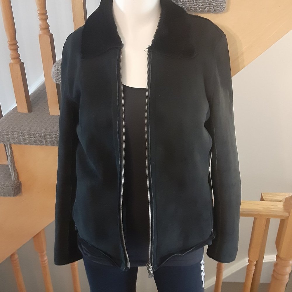 ROOTS- VTG Black Genuine Sheepskin/ Shearling- Women's Small